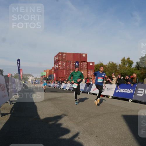 03.10.2025 - Köhlbrandbrückenlauf Matties Gatica Varas http://msf.ph/oto/9164322 03.10.2025 09:52:10 Ziel 1026, 1187, 2722, 3248, 3756 meine-sportfotos.de