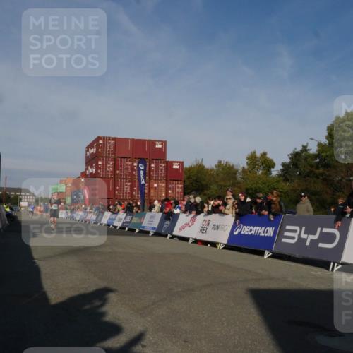 03.10.2025 - Köhlbrandbrückenlauf Matties Gatica Varas http://msf.ph/oto/9164335 03.10.2025 09:52:14 Ziel 1026, 2722, 3248 meine-sportfotos.de
