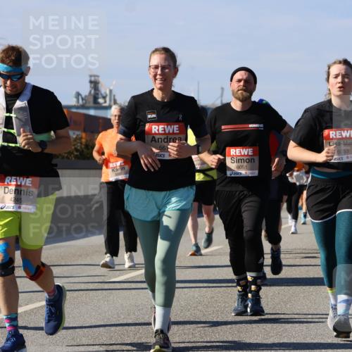 03.10.2025 - Köhlbrandbrückenlauf Strokosch-Dieckow http://msf.ph/oto/9164368 03.10.2025 13:08:31 Position 3 6050, 4245, 561, 6051, 6053 meine-sportfotos.de
