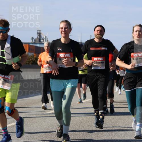 03.10.2025 - Köhlbrandbrückenlauf Strokosch-Dieckow http://msf.ph/oto/9164370 03.10.2025 13:08:31 Position 3 6050, 4245, 6051, 6053 meine-sportfotos.de