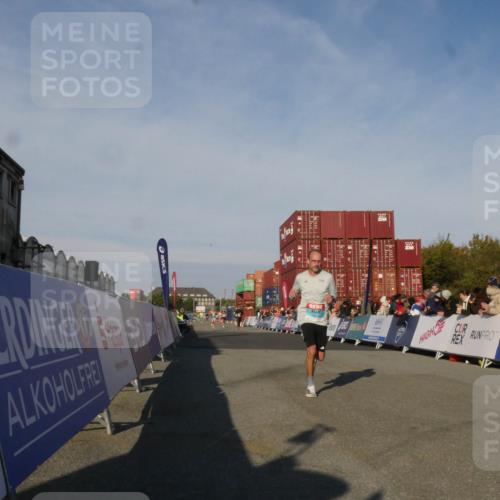03.10.2025 - Köhlbrandbrückenlauf Matties Gatica Varas http://msf.ph/oto/9164379 03.10.2025 09:52:33 Ziel 1019, 3267 meine-sportfotos.de