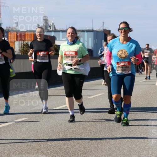 03.10.2025 - Köhlbrandbrückenlauf Strokosch-Dieckow http://msf.ph/oto/9164393 03.10.2025 13:08:46 Position 3 5334, 6335, 6336, 4120, 6298 meine-sportfotos.de