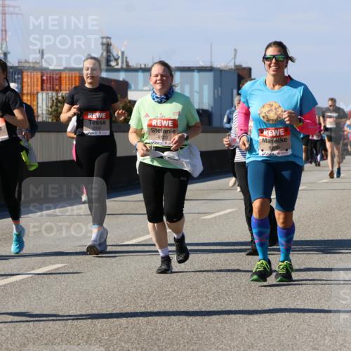 03.10.2025 - Köhlbrandbrückenlauf Strokosch-Dieckow http://msf.ph/oto/9164395 03.10.2025 13:08:46 Position 3 5334, 6335, 6336, 4120, 6298 meine-sportfotos.de