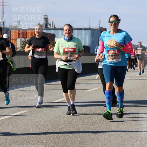 03.10.2025 - Köhlbrandbrückenlauf Strokosch-Dieckow http://msf.ph/oto/9164397 03.10.2025 13:08:46 Position 3 5334, 6335, 6336, 4120, 6298 meine-sportfotos.de