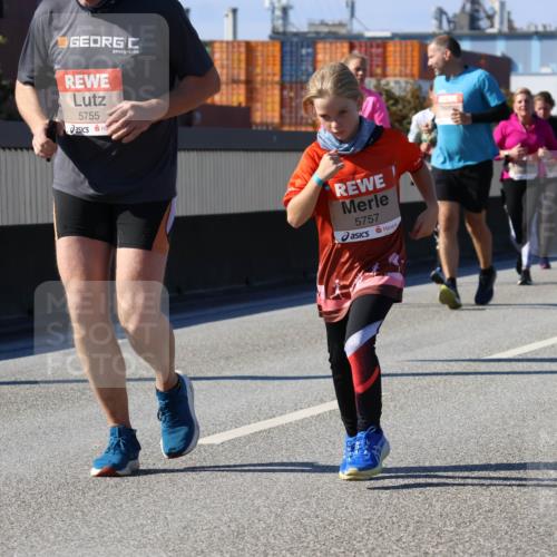 03.10.2025 - Köhlbrandbrückenlauf Strokosch-Dieckow http://msf.ph/oto/9164444 03.10.2025 13:09:00 Position 3 5755, 5757 meine-sportfotos.de