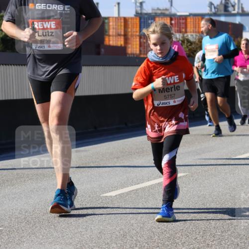 03.10.2025 - Köhlbrandbrückenlauf Strokosch-Dieckow http://msf.ph/oto/9164448 03.10.2025 13:09:00 Position 3 5755, 5757 meine-sportfotos.de