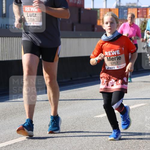03.10.2025 - Köhlbrandbrückenlauf Strokosch-Dieckow http://msf.ph/oto/9164461 03.10.2025 13:09:01 Position 3 5755, 5757 meine-sportfotos.de