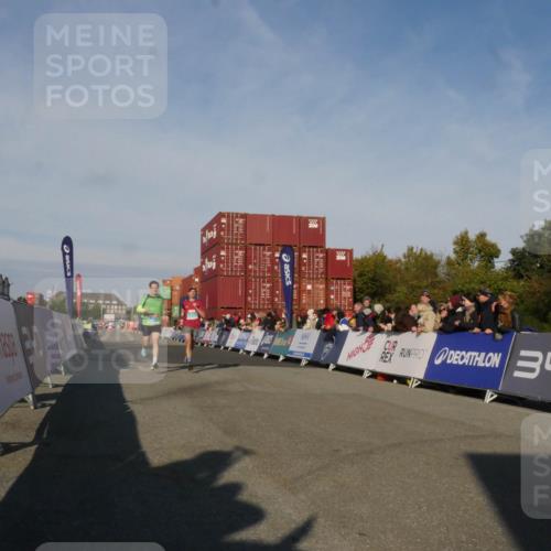 03.10.2025 - Köhlbrandbrückenlauf Matties Gatica Varas http://msf.ph/oto/9164462 03.10.2025 09:53:02 Ziel 1035, 2705, 3629 meine-sportfotos.de