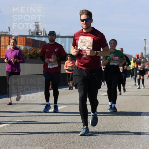 03.10.2025 - Köhlbrandbrückenlauf Strokosch-Dieckow http://msf.ph/oto/9164466 03.10.2025 13:09:05 Position 3 6457, 5459, 4827, 6105 meine-sportfotos.de