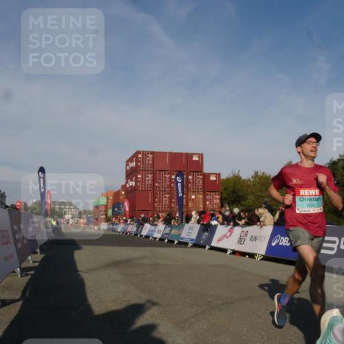 03.10.2025 - Köhlbrandbrückenlauf Matties Gatica Varas http://msf.ph/oto/9164471 03.10.2025 09:53:05 Ziel 1035, 2705 meine-sportfotos.de