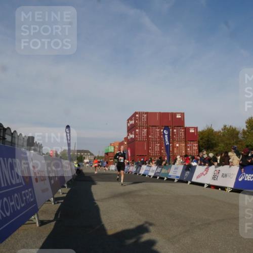 03.10.2025 - Köhlbrandbrückenlauf Matties Gatica Varas http://msf.ph/oto/9164501 03.10.2025 09:53:20 Ziel 1012, 1029, 3618, 3704 meine-sportfotos.de