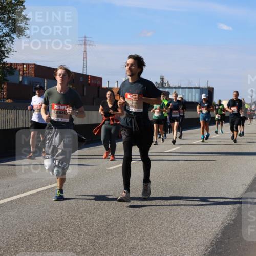 03.10.2025 - Köhlbrandbrückenlauf Strokosch-Dieckow http://msf.ph/oto/9164525 03.10.2025 13:09:22 Position 3 6118, 5829, 6820 meine-sportfotos.de
