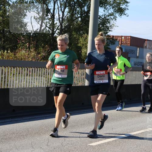 03.10.2025 - Köhlbrandbrückenlauf Strokosch-Dieckow http://msf.ph/oto/9164531 03.10.2025 13:09:28 Position 3 4921, 4920, 5624 meine-sportfotos.de