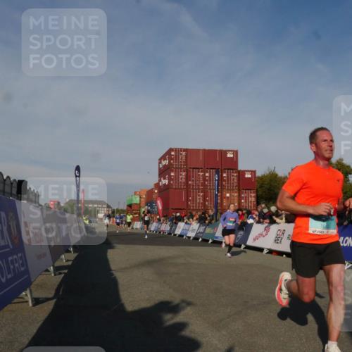 03.10.2025 - Köhlbrandbrückenlauf Matties Gatica Varas http://msf.ph/oto/9164532 03.10.2025 09:53:28 Ziel 1012, 3078, 3226, 3262, 3299, 3704 meine-sportfotos.de