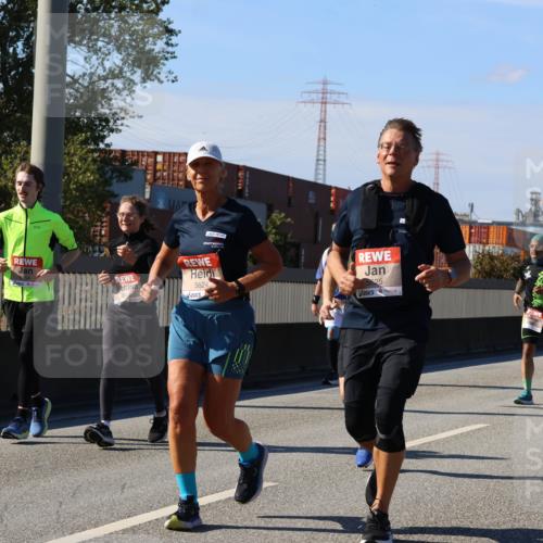 03.10.2025 - Köhlbrandbrückenlauf Strokosch-Dieckow http://msf.ph/oto/9164538 03.10.2025 13:09:29 Position 3 5624, 5625, 5620 meine-sportfotos.de