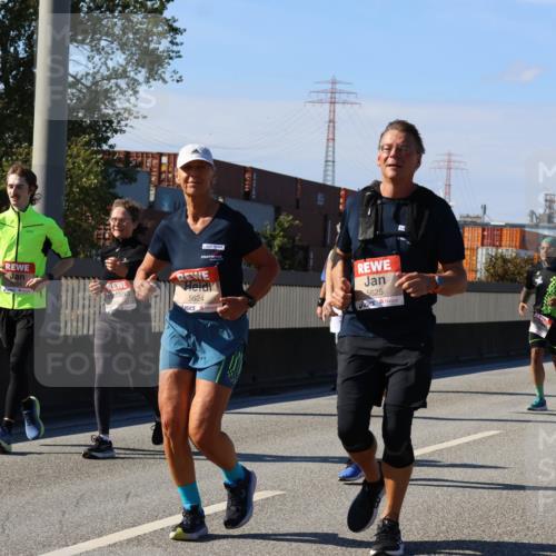 03.10.2025 - Köhlbrandbrückenlauf Strokosch-Dieckow http://msf.ph/oto/9164540 03.10.2025 13:09:29 Position 3 5624, 5625 meine-sportfotos.de