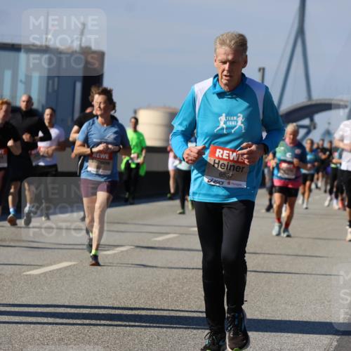 03.10.2025 - Köhlbrandbrückenlauf Strokosch-Dieckow http://msf.ph/oto/9164564 03.10.2025 13:09:39 Position 3 6537 meine-sportfotos.de