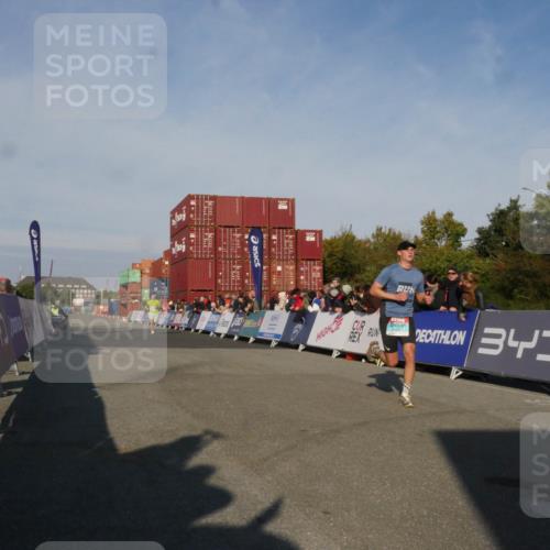 03.10.2025 - Köhlbrandbrückenlauf Matties Gatica Varas http://msf.ph/oto/9164574 03.10.2025 09:53:40 Ziel 2831, 3262, 3841 meine-sportfotos.de