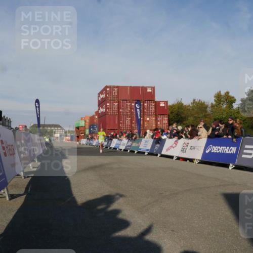 03.10.2025 - Köhlbrandbrückenlauf Matties Gatica Varas http://msf.ph/oto/9164580 03.10.2025 09:53:42 Ziel 2831, 3841 meine-sportfotos.de