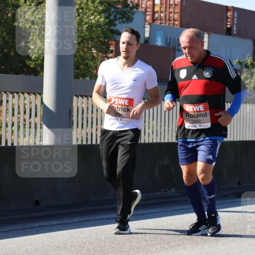 03.10.2025 - Köhlbrandbrückenlauf Strokosch-Dieckow http://msf.ph/oto/9164586 03.10.2025 13:09:52 Position 3 5891, 5892 meine-sportfotos.de