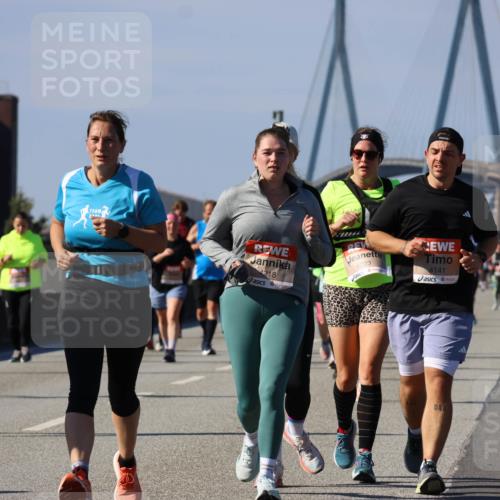 03.10.2025 - Köhlbrandbrückenlauf Strokosch-Dieckow http://msf.ph/oto/9164605 03.10.2025 13:09:59 Position 3 6375, 4218, 6223, 4141, 040 meine-sportfotos.de