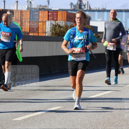 03.10.2025 - Köhlbrandbrückenlauf Strokosch-Dieckow http://msf.ph/oto/9164606 03.10.2025 13:10:01 Position 3 4443, 6539, 6375 meine-sportfotos.de