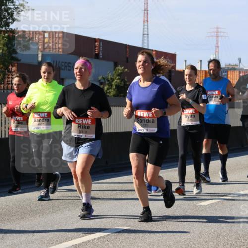 03.10.2025 - Köhlbrandbrückenlauf Strokosch-Dieckow http://msf.ph/oto/9164626 03.10.2025 13:10:15 Position 3 4967, 5310, 5378, 4575, 4841, 6170 meine-sportfotos.de