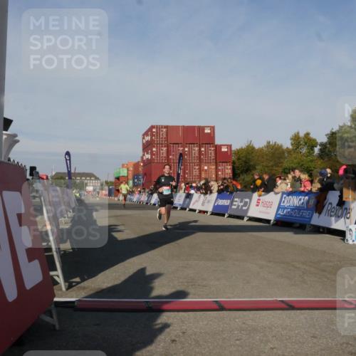 03.10.2025 - Köhlbrandbrückenlauf Matties Gatica Varas http://msf.ph/oto/9164627 03.10.2025 09:54:34 Ziel 1061, 1462 meine-sportfotos.de