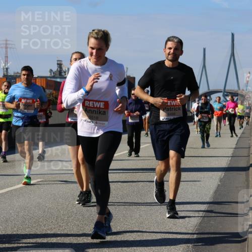 03.10.2025 - Köhlbrandbrückenlauf Strokosch-Dieckow http://msf.ph/oto/9164663 03.10.2025 13:10:31 Position 3 5519, 5518, 6498 meine-sportfotos.de