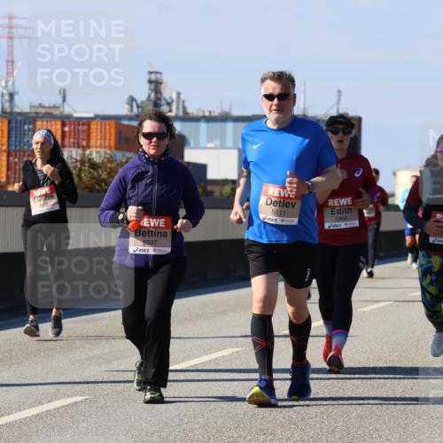 03.10.2025 - Köhlbrandbrückenlauf Strokosch-Dieckow http://msf.ph/oto/9164672 03.10.2025 13:10:36 Position 3 200, 6597, 5511, 5368, 5276 meine-sportfotos.de
