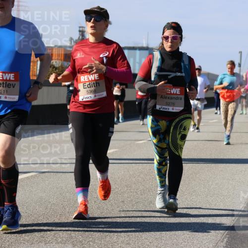 03.10.2025 - Köhlbrandbrückenlauf Strokosch-Dieckow http://msf.ph/oto/9164681 03.10.2025 13:10:39 Position 3 5511, 5368, 5276 meine-sportfotos.de
