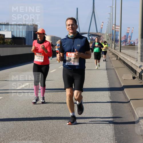 03.10.2025 - Köhlbrandbrückenlauf Strokosch-Dieckow http://msf.ph/oto/9164710 03.10.2025 13:10:59 Position 3 5157, 5601 meine-sportfotos.de