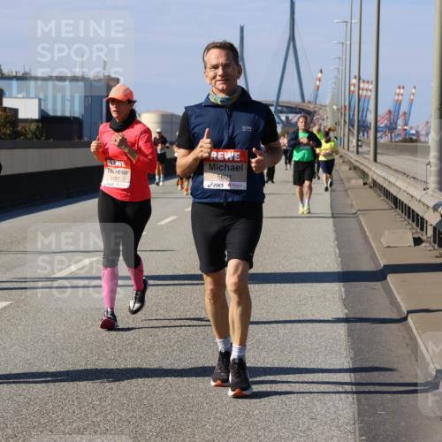 03.10.2025 - Köhlbrandbrückenlauf Strokosch-Dieckow http://msf.ph/oto/9164715 03.10.2025 13:10:59 Position 3 5157, 5601 meine-sportfotos.de
