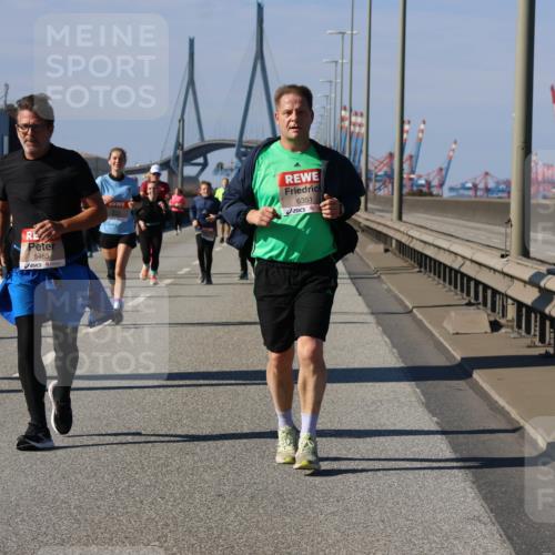 03.10.2025 - Köhlbrandbrückenlauf Strokosch-Dieckow http://msf.ph/oto/9164739 03.10.2025 13:11:08 Position 3 5463, 6351 meine-sportfotos.de
