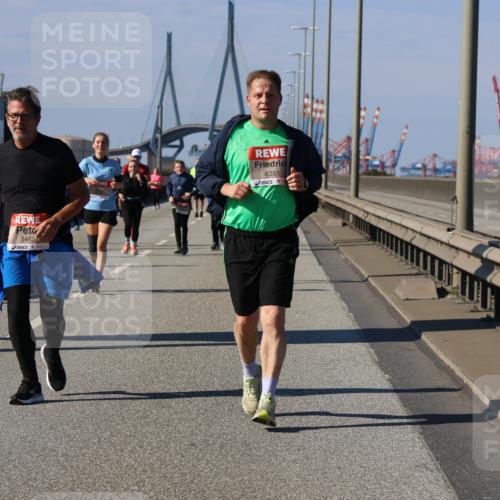 03.10.2025 - Köhlbrandbrückenlauf Strokosch-Dieckow http://msf.ph/oto/9164741 03.10.2025 13:11:08 Position 3 5463, 6351 meine-sportfotos.de