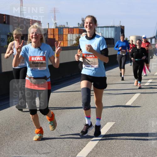03.10.2025 - Köhlbrandbrückenlauf Strokosch-Dieckow http://msf.ph/oto/9164769 03.10.2025 13:11:15 Position 3 5267, 6736 meine-sportfotos.de
