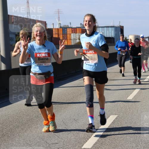 03.10.2025 - Köhlbrandbrückenlauf Strokosch-Dieckow http://msf.ph/oto/9164771 03.10.2025 13:11:15 Position 3 5267, 6736 meine-sportfotos.de