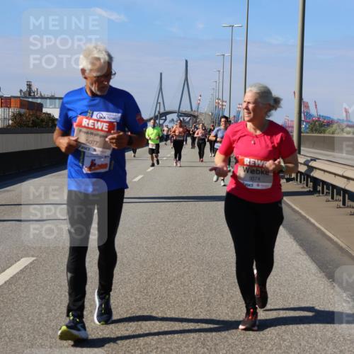 03.10.2025 - Köhlbrandbrückenlauf Strokosch-Dieckow http://msf.ph/oto/9164818 03.10.2025 13:11:24 Position 3 5077, 5074 meine-sportfotos.de