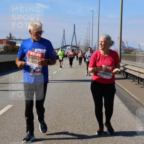 03.10.2025 - Köhlbrandbrückenlauf Strokosch-Dieckow http://msf.ph/oto/9164822 03.10.2025 13:11:24 Position 3 5077, 5074 meine-sportfotos.de