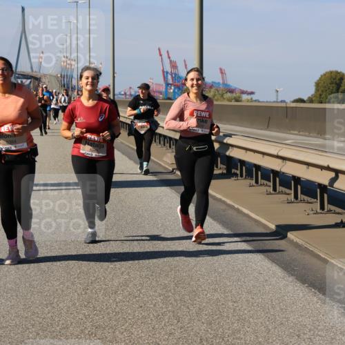 03.10.2025 - Köhlbrandbrückenlauf Strokosch-Dieckow http://msf.ph/oto/9164858 03.10.2025 13:11:35 Position 3 287, 5354, 4948, 15 meine-sportfotos.de