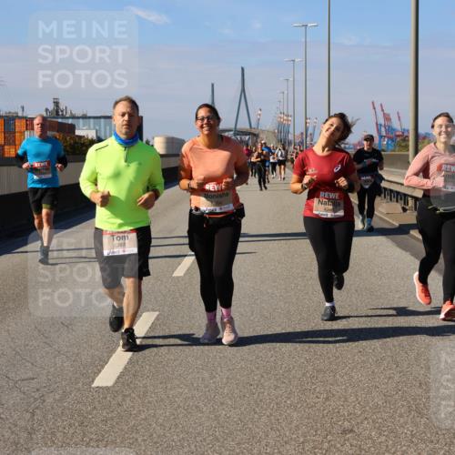 03.10.2025 - Köhlbrandbrückenlauf Strokosch-Dieckow http://msf.ph/oto/9164861 03.10.2025 13:11:35 Position 3 6287, 5354, 4948, 515 meine-sportfotos.de