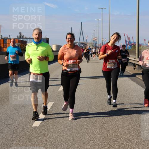 03.10.2025 - Köhlbrandbrückenlauf Strokosch-Dieckow http://msf.ph/oto/9164868 03.10.2025 13:11:36 Position 3 6287, 5354, 4948, 5515 meine-sportfotos.de