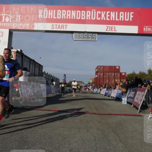 03.10.2025 - Köhlbrandbrückenlauf Matties Gatica Varas http://msf.ph/oto/9164871 03.10.2025 09:56:01 Ziel 1020, 1036, 1095, 1224, 3143, 3181, 3332, 3494 meine-sportfotos.de