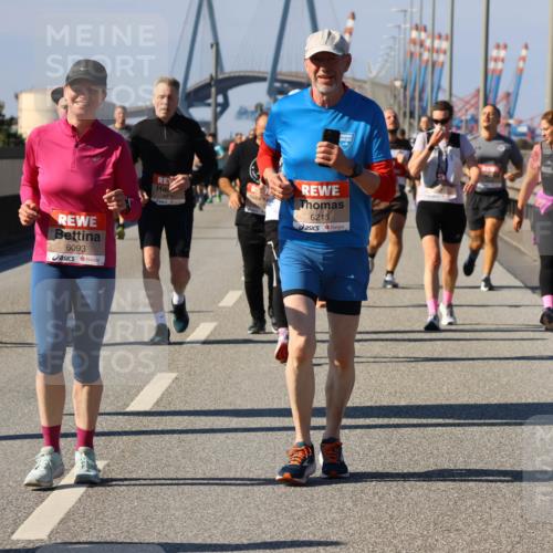 03.10.2025 - Köhlbrandbrückenlauf Strokosch-Dieckow http://msf.ph/oto/9164882 03.10.2025 13:11:49 Position 3 0146, 6093, 6215 meine-sportfotos.de
