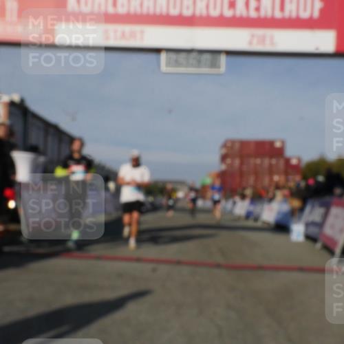 03.10.2025 - Köhlbrandbrückenlauf Matties Gatica Varas http://msf.ph/oto/9164883 03.10.2025 09:56:03 Ziel 1020, 1036, 1095, 1224, 3143, 3181, 3332, 3494 meine-sportfotos.de