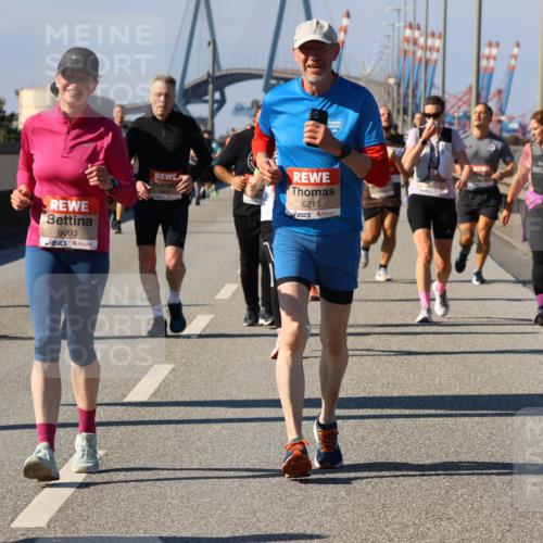 03.10.2025 - Köhlbrandbrückenlauf Strokosch-Dieckow http://msf.ph/oto/9164884 03.10.2025 13:11:49 Position 3 6146, 6093, 6215 meine-sportfotos.de