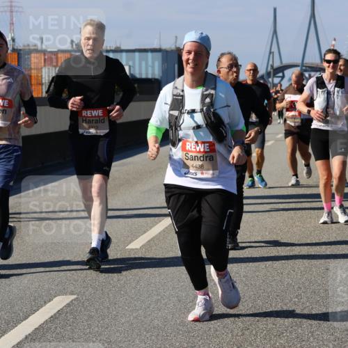 03.10.2025 - Köhlbrandbrückenlauf Strokosch-Dieckow http://msf.ph/oto/9164902 03.10.2025 13:11:55 Position 3 6460, 4416, 4415, 4438 meine-sportfotos.de