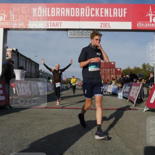 03.10.2025 - Köhlbrandbrückenlauf Matties Gatica Varas http://msf.ph/oto/9164903 03.10.2025 09:56:08 Ziel 1020, 1095, 1230, 3223, 3249, 3332, 3593, 3834 meine-sportfotos.de
