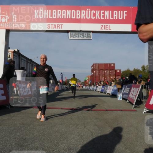 03.10.2025 - Köhlbrandbrückenlauf Matties Gatica Varas http://msf.ph/oto/9164908 03.10.2025 09:56:09 Ziel 1095, 1230, 3223, 3249, 3332, 3593, 3834 meine-sportfotos.de