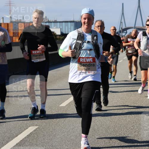 03.10.2025 - Köhlbrandbrückenlauf Strokosch-Dieckow http://msf.ph/oto/9164909 03.10.2025 13:11:55 Position 3 44, 4415, 4438 meine-sportfotos.de